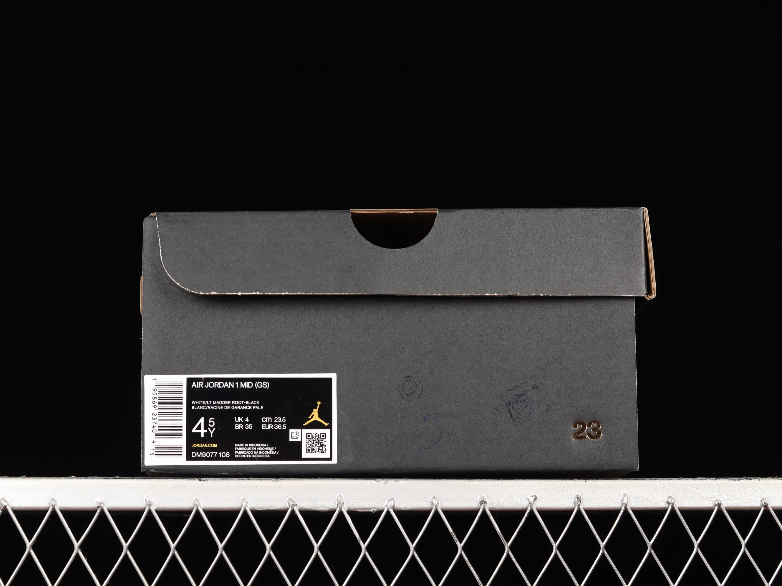 All categories Air Jordan Jordan series basketball shoes Air Jordan 1 Mid G version pure original Air Jordan 1 Mid AJ1 Joe 1 black and white sports culture basketball shoes DM9077-108